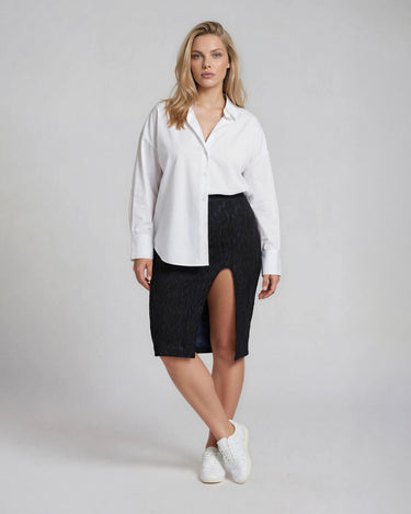 VORTEX Slit Skirt High-relief textured pencil skirt with slit