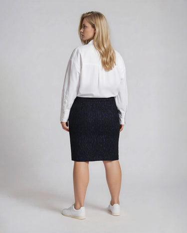 VORTEX Slit Skirt High-relief textured pencil skirt with slit