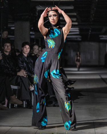 OATH Backless Suit - Backless wide-leg onesie suit with print