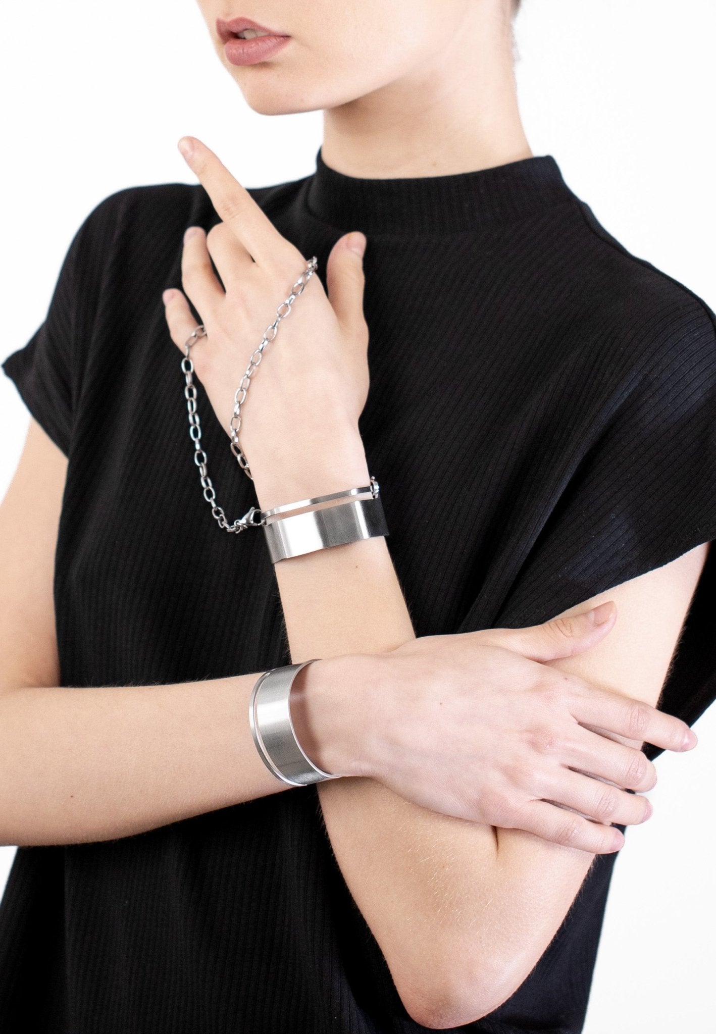 Open Cuff Bracelet Set with Chain "Handcuff Bracelets" - MYL BERLIN - 4260654110265 - 4260654110265